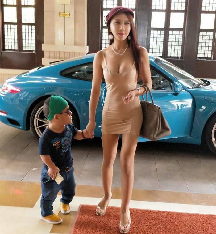 被称为“最美潘金莲”的她,首任男友身高2米,第二任男友为侏儒