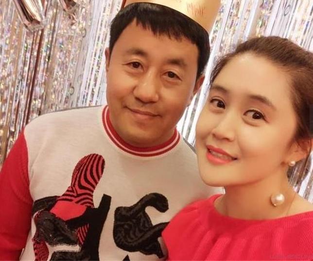 乡村爱情“王长贵”与小19岁娇妻感情融洽,女方颜值远超谢大脚