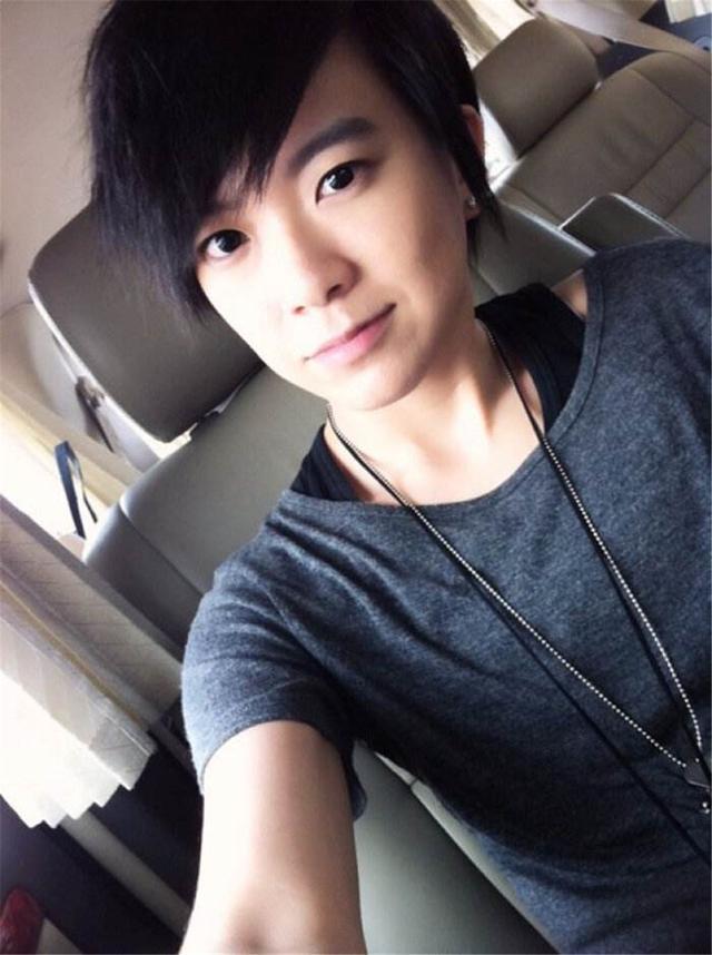 还记得唱《偏爱》的张芸京吗？当年假小子模样，现37岁美到认不出