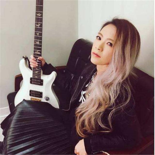 还记得唱《偏爱》的张芸京吗？当年假小子模样，现37岁美到认不出