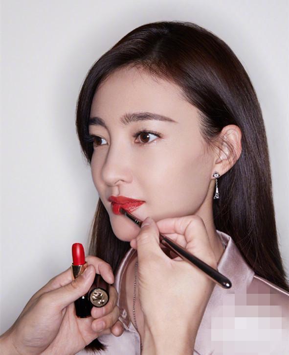 王丽坤又晒素颜,和几年前相比,有没有变化?