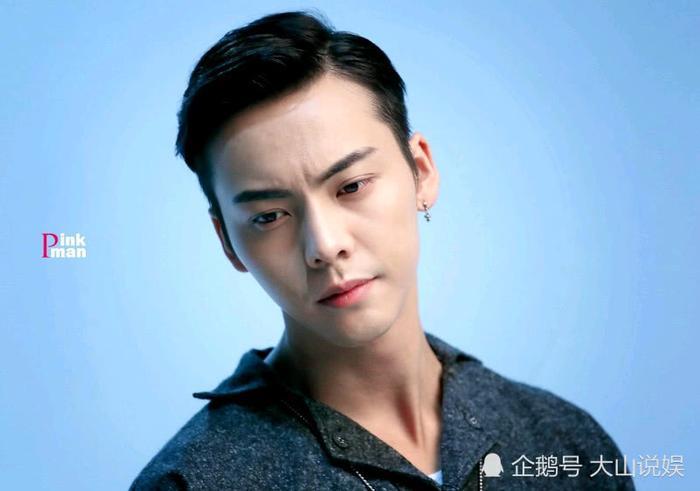 陈伟霆素颜,朱正廷素颜,终于知道小鲜肉浓妆出镜的原因了