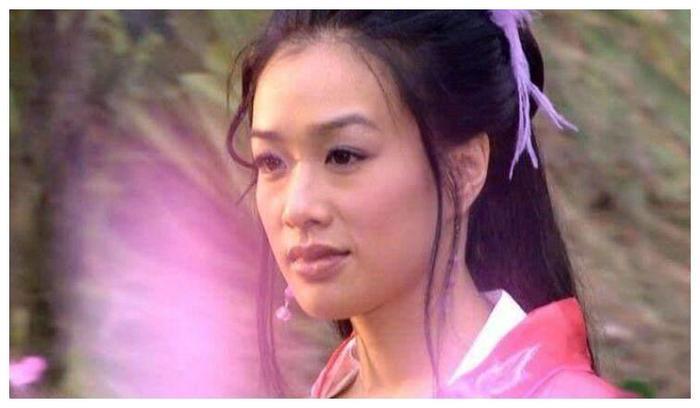 03版《天龙八部》旧照，16岁刘亦菲与33岁钟丽缇同框，宛若亲姐妹