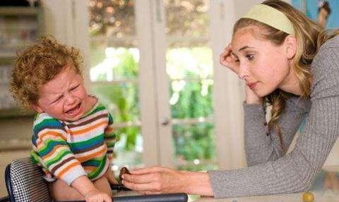 孩子“可怕的两岁”，到底有多恐怖？不一小心就王炸，让人头大