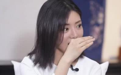 娄艺潇和邓家佳是一对超级好闺蜜,知道对方家里的门锁密码