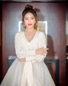 ​甘婷婷：妖娆多姿、丰韵娉婷迷人美图，看到图四我不淡定了