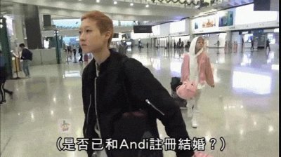 ​17岁时还是女生打扮的吴卓林，19岁时就和31岁同性女友结婚