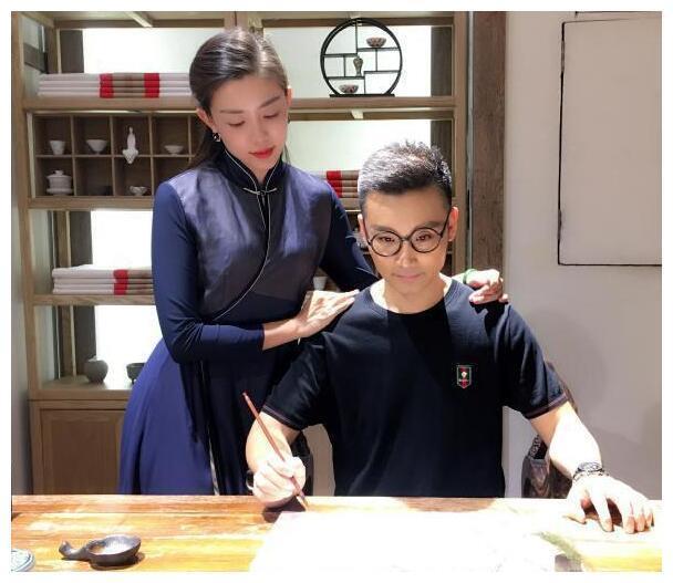 歌唱家刘和刚近况,,首述父母身份,自爆和妻子相识三个月闪婚