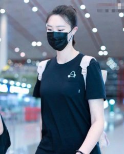 ​192惠若琪穿“超短裤”拍排球写真，这腿绝了，比超模还超模！