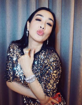 钟丽缇19岁大女儿发育完美，身材完胜亲妈，网友：基因强大