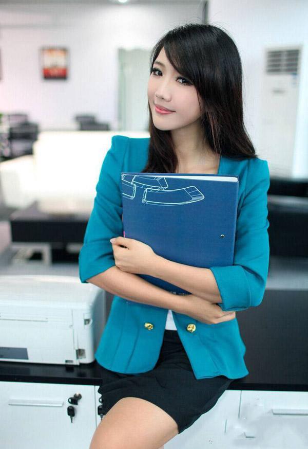 美图分享:办公室清纯秘书图集