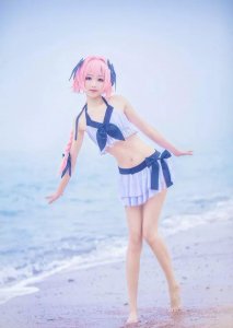 ​COS美图：FATE——阿斯托尔福，泳装少女清新养眼！