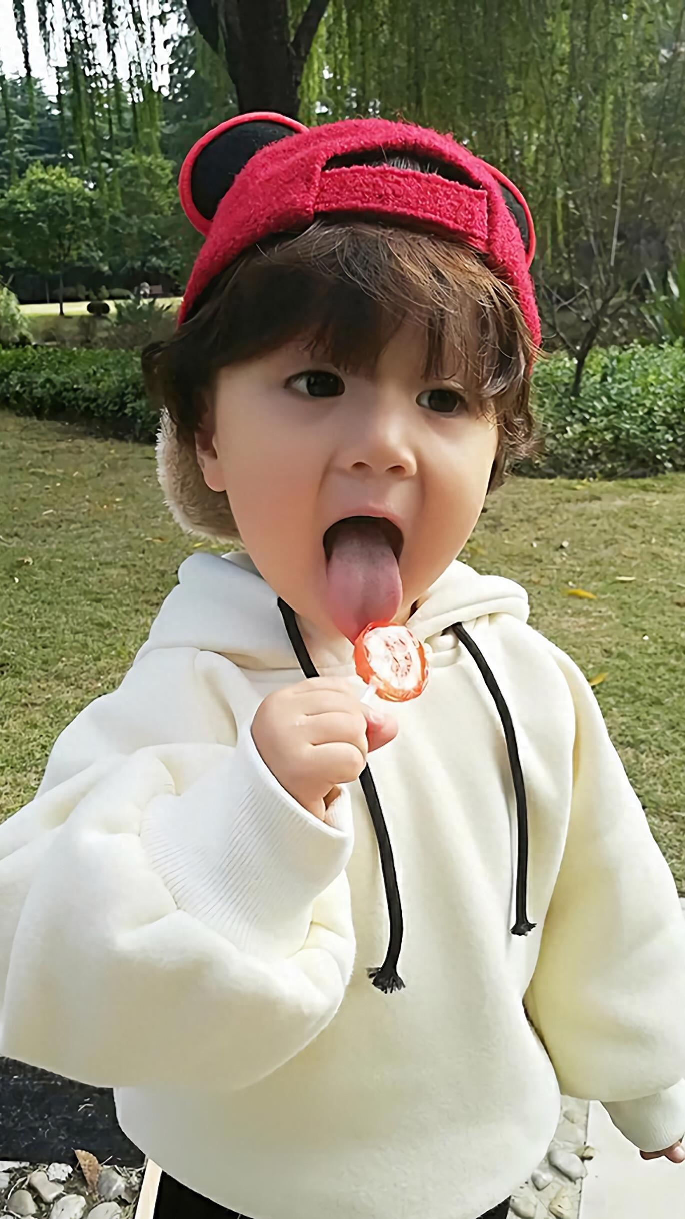 放开我北鼻3之豪哥图集:豪哥,你定是被妈妈喂了好多可爱多吧