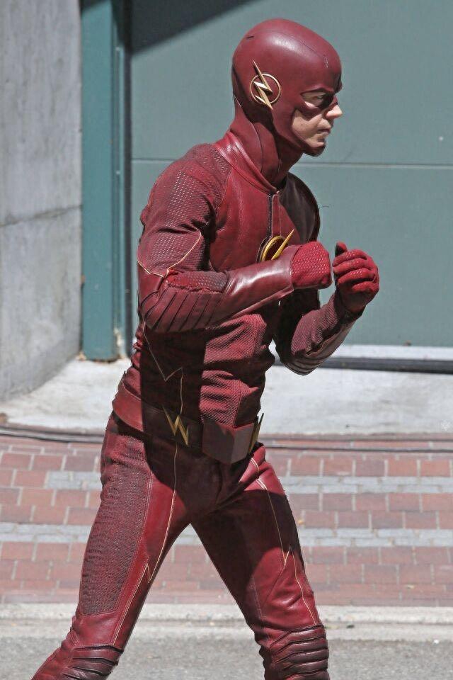 《闪电侠》第五季已在上月于温哥华开拍，预计10月回归