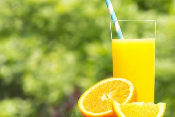 橙汁要放多少水 橙汁加水还有营养吗