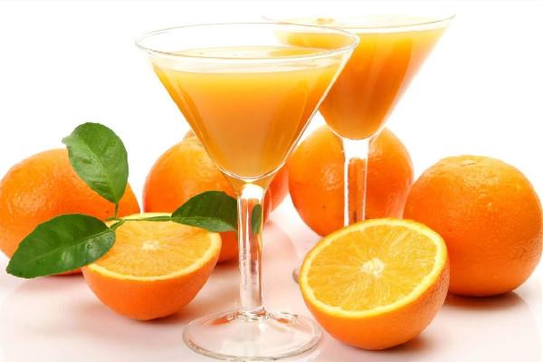 橙汁要放多少水 橙汁加水还有营养吗