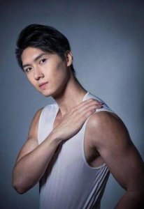 ​王浩信重新出发：离婚传闻背后的事业与家庭新篇章