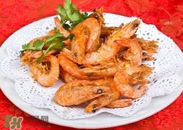 咸鸭蛋和虾能一起吃吗？咸蛋黄焗虾怎么做？