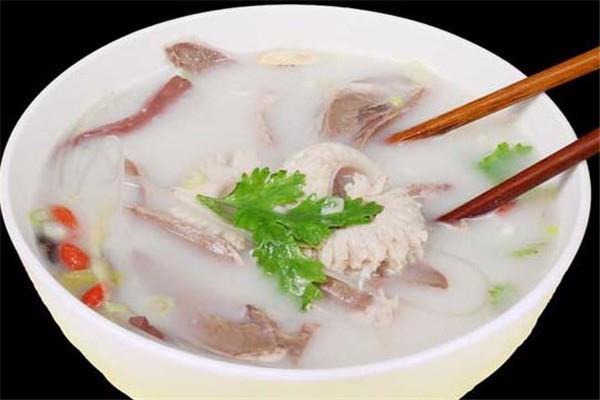 羊肉汤适合什么季节喝 羊肉汤喝多了会不会上火