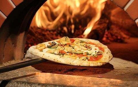 烤箱烤披萨用什么盘子 披萨盘的选择