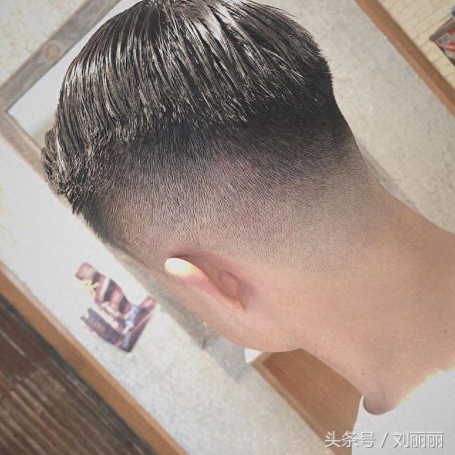 最新“周边光”男士发型16款，帅炸了