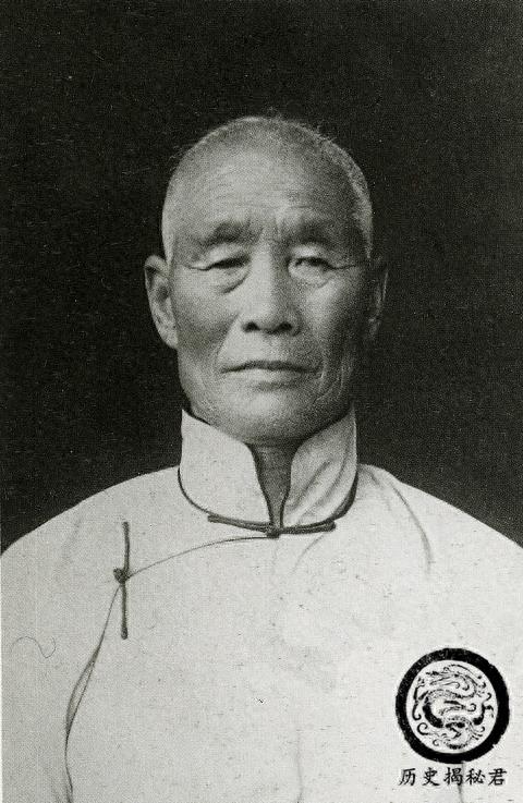 老照片带你看看清朝的太监长什么样：看看他们和正常男人有区别吗