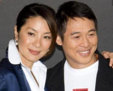 ​李连杰最新近照曝光：久居国外生活舒适，与杨紫琼合影身形发福