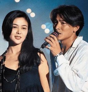 ​刘德华为何对关之琳情有独钟，却未能追到她？网友分析：并非富豪身份所致