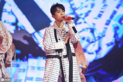 ​易烊千玺：得到金星的喜欢，演戏让前辈掉眼泪，未来可期