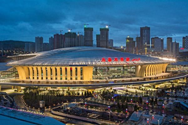 天山雪海，丝路明珠——乌鲁木齐新火车站