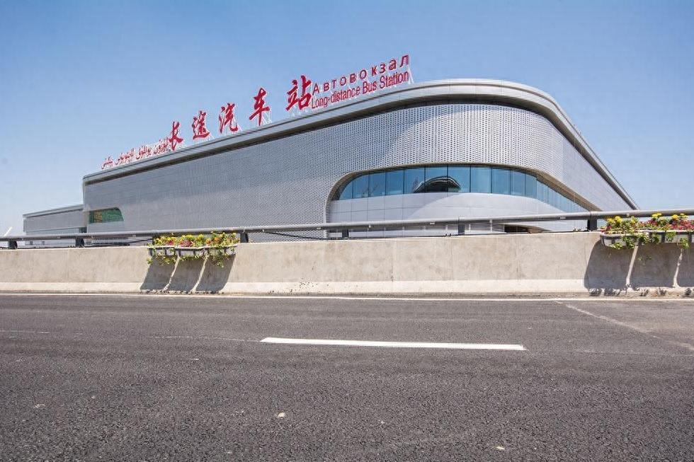 天山雪海，丝路明珠——乌鲁木齐新火车站