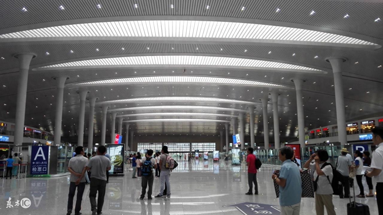 天山雪海，丝路明珠——乌鲁木齐新火车站