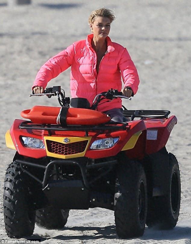 《海岸救生队》拍摄精彩剧透，让你大饱眼福