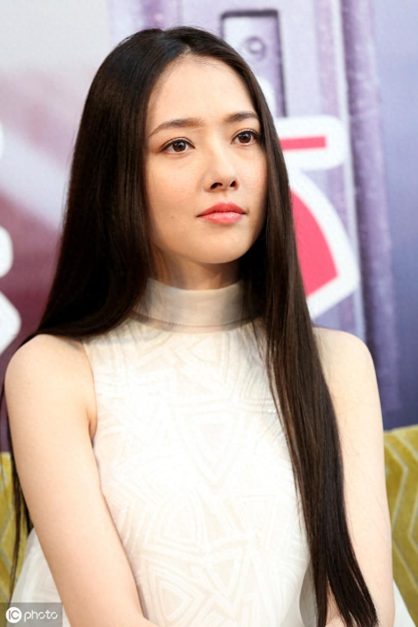 一组郭碧婷美照，魅力十足，第一张就让人心动