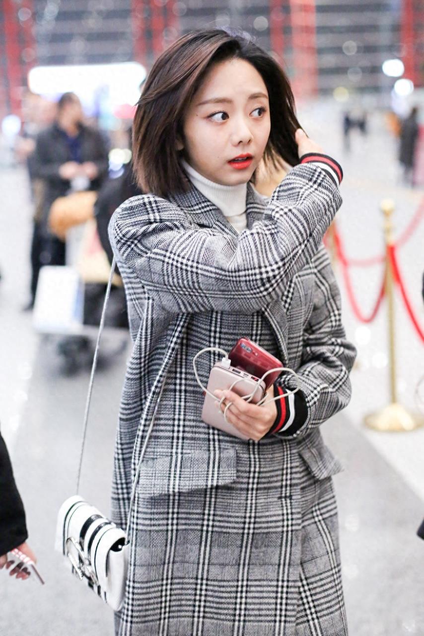 谭松韵的短发造型，可爱甜美非常减龄