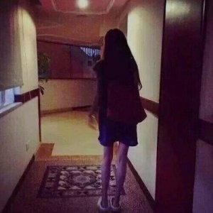 ​抖音阿拉善英雄会一人战7人女主照片是谁 一卷边女战7雄的视频是真的吗