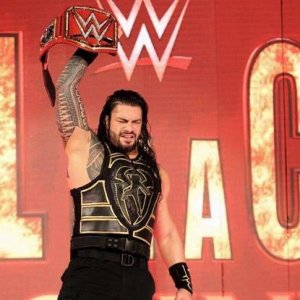 ​罗曼患血癌11年，WWE为何不提？HHH道出原委，罗曼或带病出席漫展