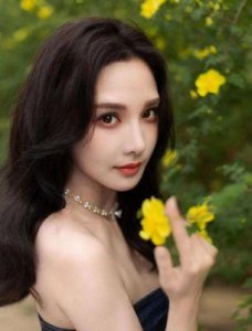 ​彭小苒个人资料揭秘：从《东宫》到多部热门剧的演绎之路