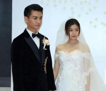 ​陈妍希悼念父亲引发陈晓缺席猜测：离婚传闻再度升温