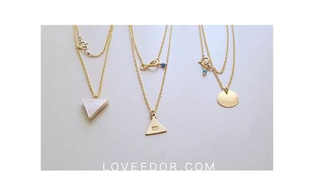 微信上如何哄女朋友睡觉(男朋友拍背哄女朋友睡觉)