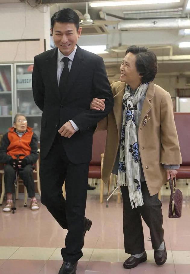 刘德华的《桃姐》：还将旧时意，怜取眼前人