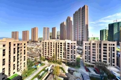 ​女子在深圳买下144平房子，遗忘28年后想起，现任住户：20万搬走