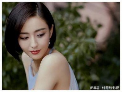 ​那个在春晚上靠颜值惊艳众人的佟丽娅，为何选择嫁给陈思诚？