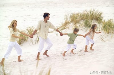 ​忘年恋就是一对年龄相差较大的男女相恋了