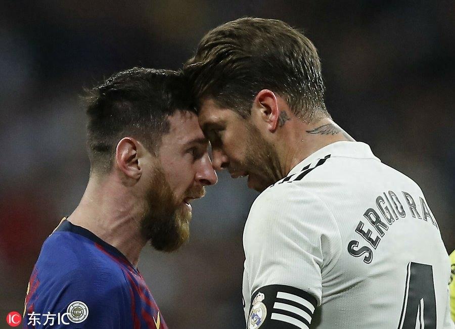 梅西罕见暴怒！和拉莫斯怼脸青筋暴起 起身指着对方鼻子