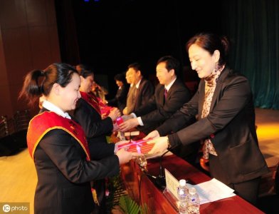 ​表彰大会主持词开场白（仅供参考）