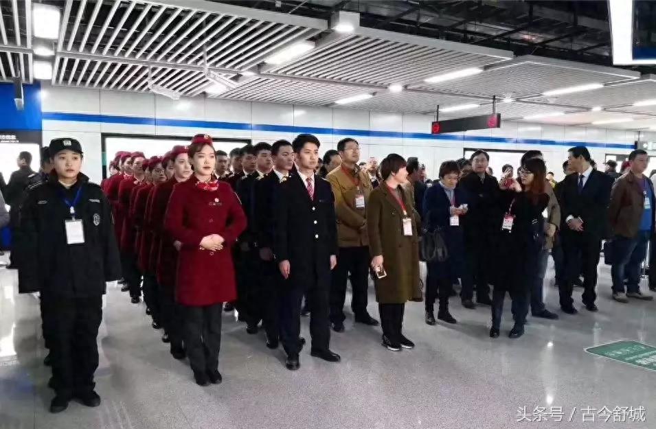 合肥轨道交通2号线正式通车运营 多项全国第一亮相地铁现场