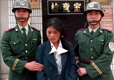 ​1992年，深圳一退役武警被捕，审讯后暴露其真实身份，他是谁？
