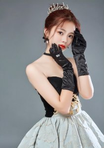 ​23岁美女网红车祸殒命！两车相撞现场惨烈，有人惋惜有人谩骂