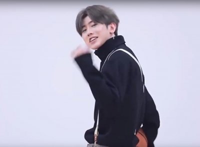 ​“你打球像蔡徐坤！”小学生打篮球为这句话大打出手